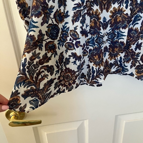 Sanctuary Long Sleeve Hidden Button Closure Blouse Size Large Office Career - Picture 4 of 9